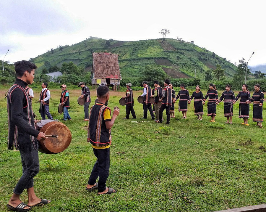 Đội cồng chiêng, xoang của làng Ia Gri mới được thành lập sau khi làng có các hoạt động du lịch. Ảnh: Hoàng Ngọc Đội cồng chiêng, xoang của làng Ia Gri mới được thành lập sau khi làng có các hoạt động du lịch. Ảnh: Hoàng Ngọc