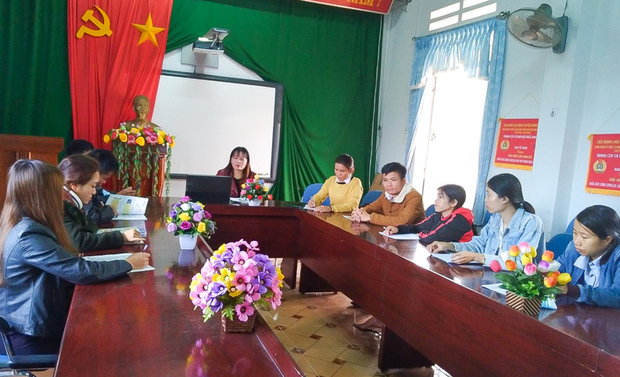 - Việc sử dụng ứng dụng sẽ giúp ngành Giáo dục chủ động nắm bắt tình hình chuẩn bị, sẵn sàng phòng-chống dịch ở các cơ sở giáo dục. Ảnh: Mộc Trà