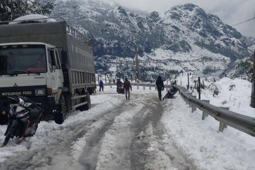 Ủy ban An toàn giao thông quốc gia đề nghị bảo đảm an toàn trong điều kiện băng tuyết. Ảnh: Lâm Anh. Ủy ban An toàn giao thông quốc gia đề nghị bảo đảm an toàn trong điều kiện băng tuyết. Ảnh: Lâm Anh.