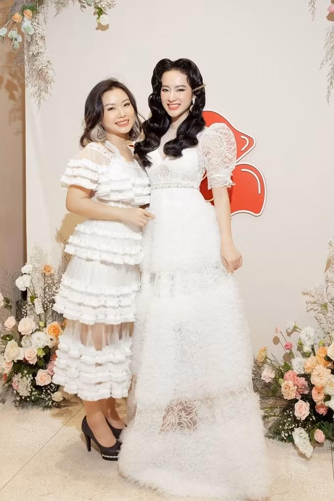 Nữ diễn viên cho biết cô thấy thoải mái hơn vì không cần gây chú ý bằng vẻ ngoài gợi cảm của mình như trước đây.