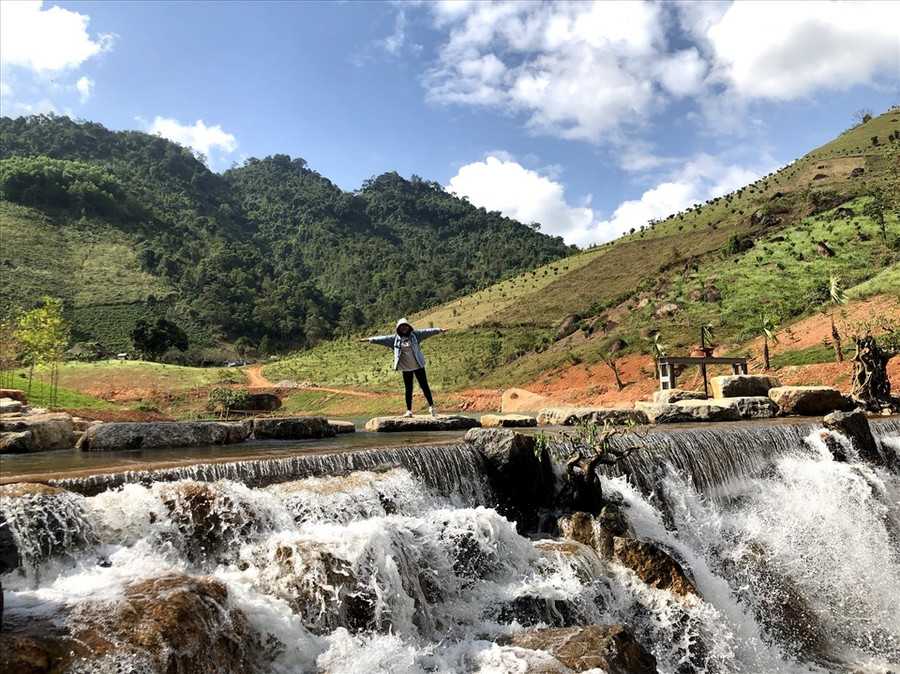 Khu vực dẫn vào thác Dải Yếm, Mộc Châu. Ảnh: Hải Ngọc
