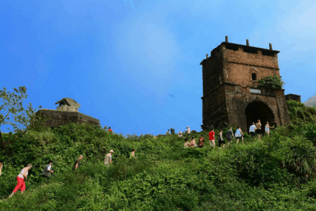 Di tích quốc gia Hải Vân Quan. Ảnh: Đ.D