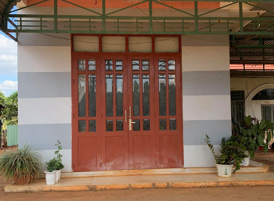 Ngôi nhà của bà P.-nơi các đối tượng đột nhập vào cướp tài sản. Ảnh: Hà Phương Ngôi nhà của bà P. nơi các đối tượng đột nhập vào cướp tài sản. Ảnh: Hà Phương