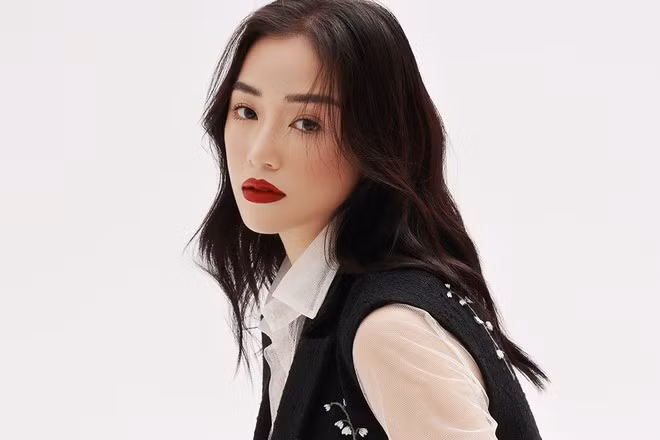 Hot girl Salim khoe thần thái sang chảnh trong bộ sưu tập Thu đông của Nguyễn Phương Đông ẢNH: MILOR TRẦN