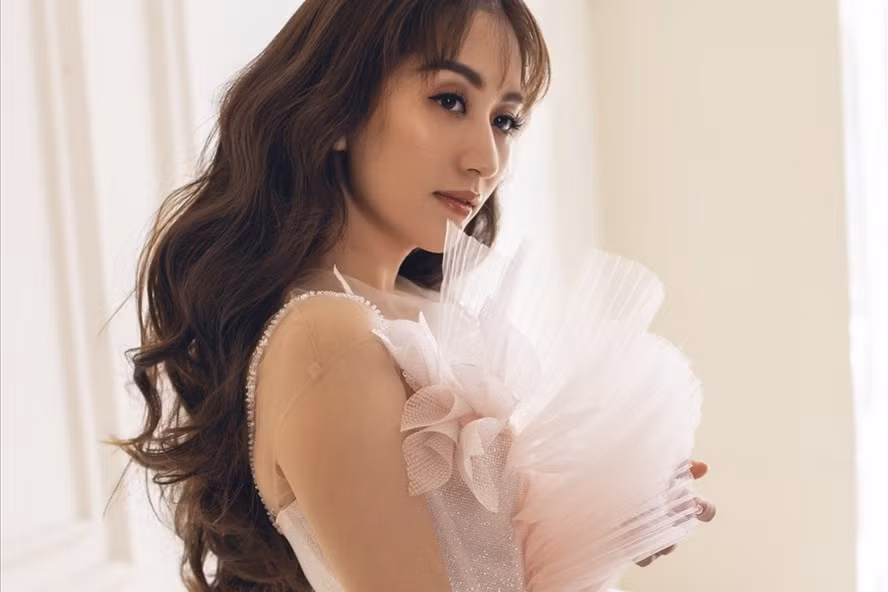 Khánh Thi bất ngờ ra mắt MV 