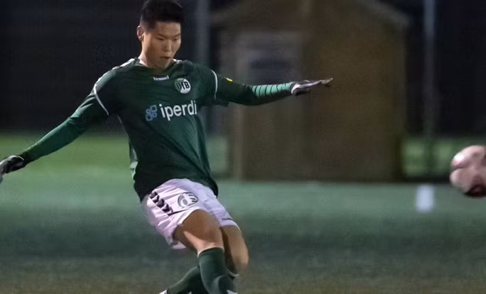 Ngoài việc chiêu mộ Kim Dong Su, Hoàng Anh Gia Lai còn giữ lại trung vệ Memovic và tiền đạo Washington Brandao