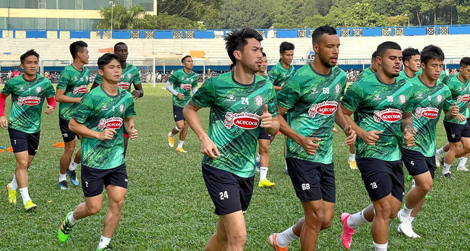 CLB TP HCM tập luyện chiều 28-1, sau khi hủy chuyến bay ra Quảng Ninh vì Covid-19