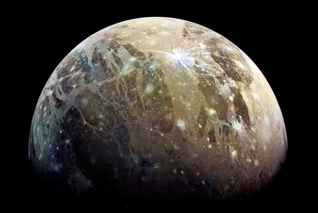 Mặt trăng Ganymede - Ảnh: NASA Mặt trăng Ganymede - Ảnh: NASA