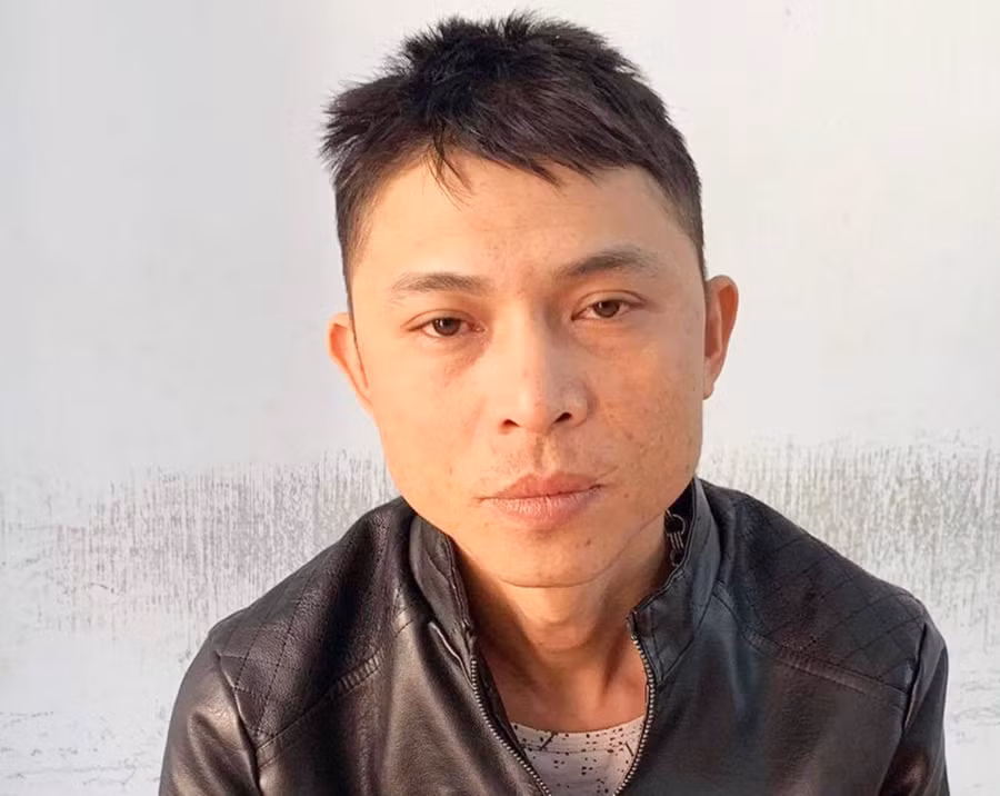 Đối tượng Dũng có 2 lệnh truy nã đã bị bắt giữ. Ảnh: Lê Gia
