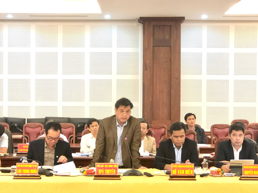 Đồng chí Kpă Thuyên-Phó Chủ tịch UBND tỉnh phát biểu tại buổi làm việc với đoàn công tác Bộ Nông nghiệp và PTNT. Ảnh: Lê Nam Đồng chí Kpă Thuyên-Chủ tịch UBND tỉnh phát biểu tại buổi làm việc với đoàn công tác Bộ Nông nghiệp và PTNT. Ảnh: Lê Nam