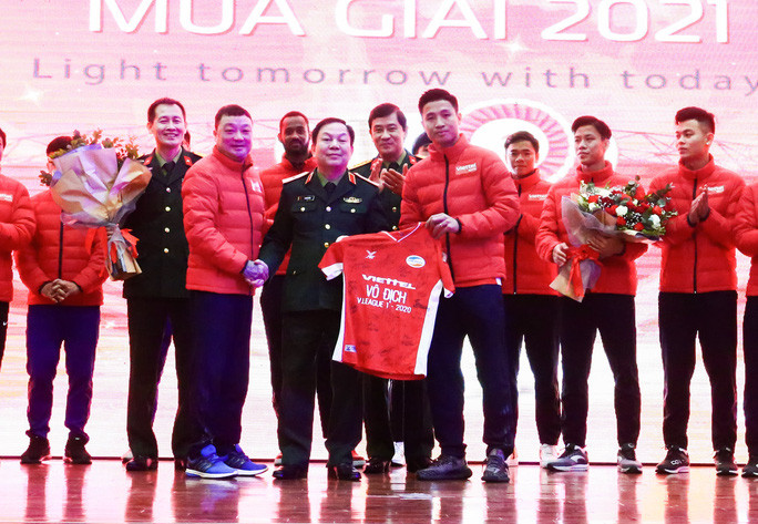 Chiều 14-1, tại Trung tâm Thể thao Viettel (Hà Nội), CLB Viettel đã tổ chức lễ xuất quân mùa giải 2021