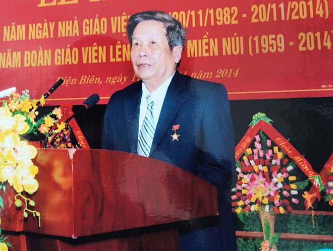 Anh hùng lao động Nguyễn Văn Bôn phát biểu trong lễ kỷ niệm 55 năm đoàn giáo viên lên công tác miền núi, tháng 11.2014 ẢNH: TƯ LIỆU