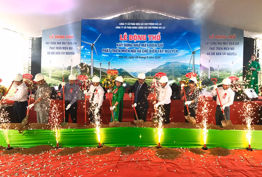 Động thổ Nhà máy điện gió tại huyện Chư Prông. Ảnh: Hà Duy