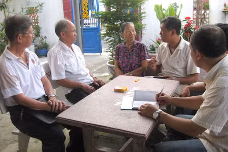  Những con người làm nên Huyền thoại đường Hồ Chí Minh trên biển. Ảnh: Hoàng Thu Vân
