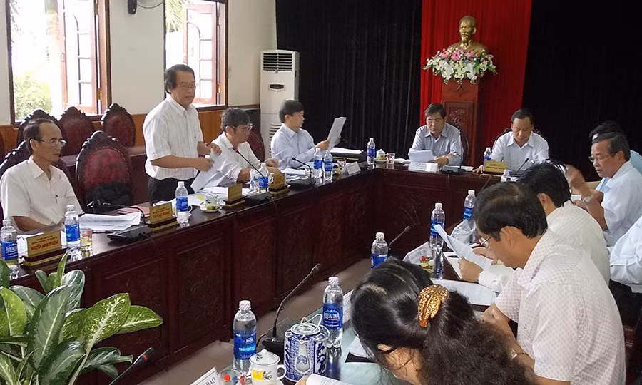 Thường trực Tỉnh ủy làm việc với Ban Thường vụ Thành ủy Pleiku. Ảnh: Thanh Nhật