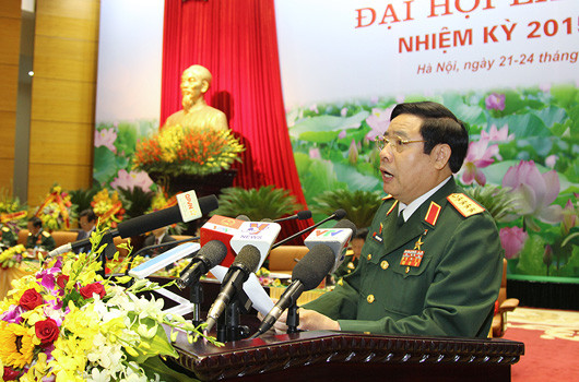 Đại tướng Phùng Quang Thanh, Ủy viên Bộ Chính trị, Phó Bí thư Quân ủy Trung ương, Bộ trưởng Bộ Quốc phòng phát biểu khai mạc Đại hội.