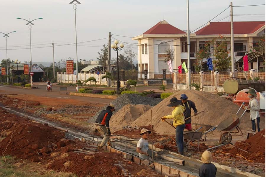 Mạng lưới giao thông kết nối với quốc lộ 14 đã giải quyết cơ bản. Ảnh: Lương Thanh