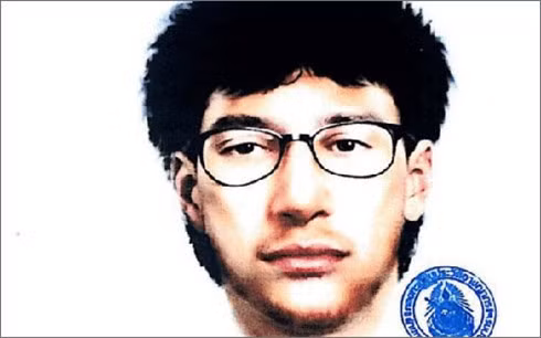 Nghi phạm chính trong vụ đánh bom Bangkok, xuất hiện trong clip video an ninh.