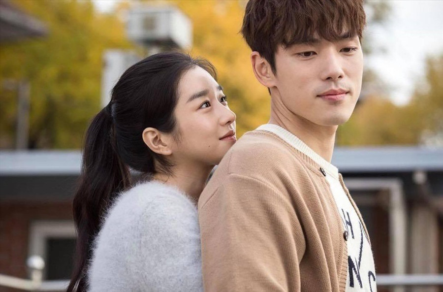  Seo Ye Ji vướng bê bối tình cảm với nam diễn viên Kim Jung Hyun sau thành công của 