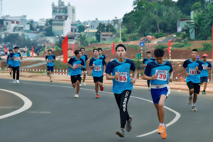 Pleiku: Sôi nổi Giải việt dã truyền thống Kpă Klơng ảnh 6 Ảnh: Đức Thụy