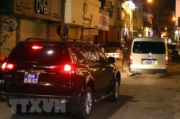 Lực lượng chức năng vào trụ sở Tân Hoàng Minh tại phố Quang Trung, phường Trần Hưng Đạo, quận Hoàn Kiếm, Hà Nội. (Ảnh: Phạm Kiên/TTXVN) Lực lượng chức năng vào trụ sở Tân Hoàng Minh tại phố Quang Trung, phường Trần Hưng Đạo, quận Hoàn Kiếm, Hà Nội. (Ảnh: Phạm Kiên/TTXVN)