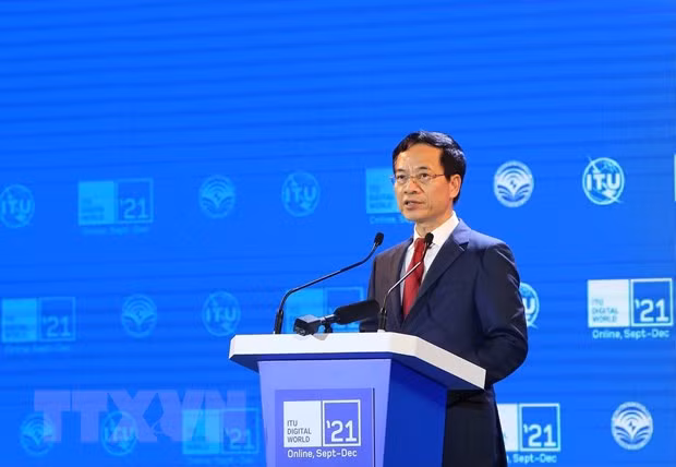 Bộ trưởng Bộ Thông tin và Truyền thông Nguyễn Mạnh Hùng. Ảnh: Hoàng Hiếu/TTXVN