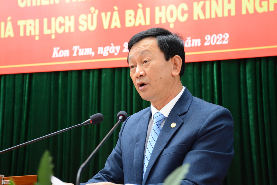 Bí thư Tỉnh ủy Kon Tum Dương Văn Trang phát biểu chào mừng hội thảo. Ảnh: Phương Duyên