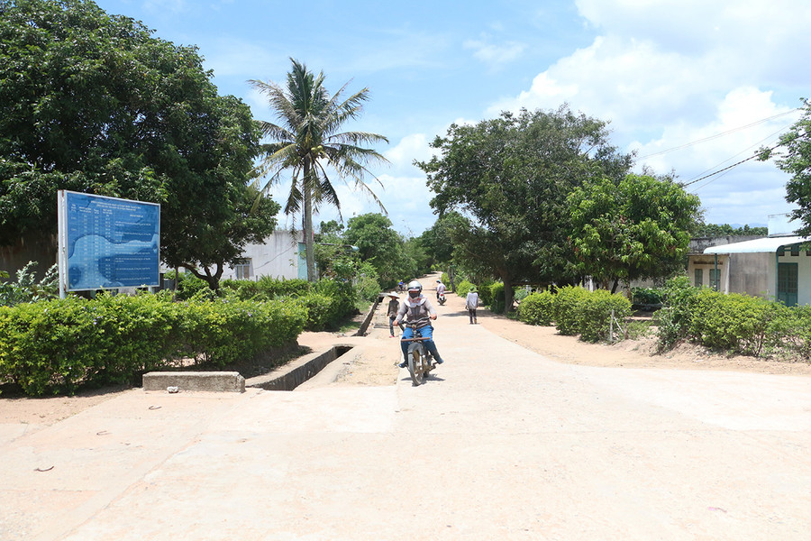 Hệ thống hạ tầng giao thông xã Yang Bắc được quan tâm đầu tư đồng bộ. Ảnh: Quang Tấn Hệ thống hạ tầng giao thông xã Yang Bắc được quan tâm đầu tư đồng bộ. Ảnh: Quang Tấn