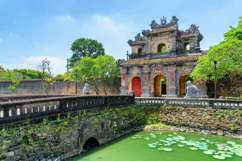 Huế là nơi lưu giữ kho tàng lịch sử giá trị, bao gồm các lăng tẩm, hoàng thành và các ngôi đền, chùa tinh xảo. (Ảnh: ST) Huế là nơi lưu giữ kho tàng lịch sử giá trị, bao gồm các lăng tẩm, hoàng thành và các ngôi đền, chùa tinh xảo. (Ảnh: ST)