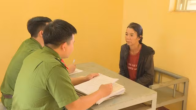 Đối tượng H'Ngơm Bdap tại cơ quan điều tra.