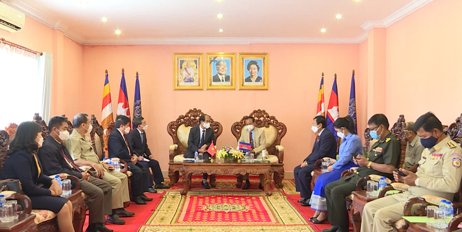 Toàn cảnh buổi thăm, chúc Tết của đồng chí Võ Ngọc Thành-Phó Bí thư Tỉnh ủy, Chủ tịch UBND tỉnh Gia Lai tại tỉnh Stung Treng (Vương quốc Campuchia). Ảnh: Đoàn Bình