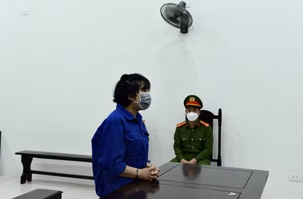 Bị cáo Lê Thị Thu Hương tại phiên tòa. (Nguồn: baovephapluat.vn)