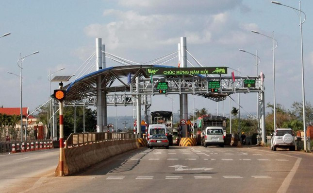 Trạm thu phí BOT Quang Đức ở thị xã Buôn Hồ. Trạm thu phí BOT Quang Đức ở thị xã Buôn Hồ