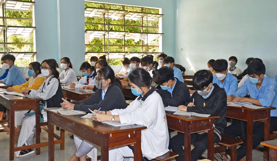 Một tiết học tại Trường THPT Pleime. Ảnh: Hà Phương