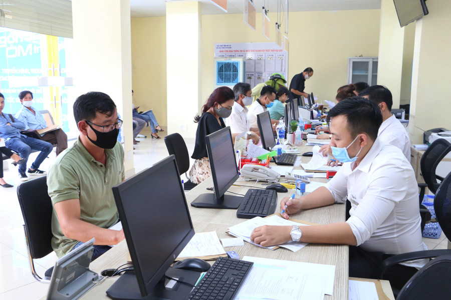 Mục tiêu đến năm 2025, có 80% dịch vụ công trực tuyến mức độ 4 được cung cấp trên nhiều phương tiện truy cập, bao gồm cả điện thoại di động. Ảnh: Quang Tấn