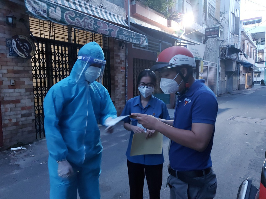 Trong dịch bệnh, anh Phong đã không ngại khó, ngại khổ, xa nhà hơn 3 tháng để tham gia phòng chống dịch bệnh. Ảnh: NVCC