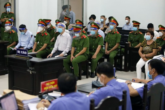 Ông Lê Đức Vinh, cựu Chủ tịch UBND tỉnh Khánh Hòa tại phiên tòa sáng nay 4-4