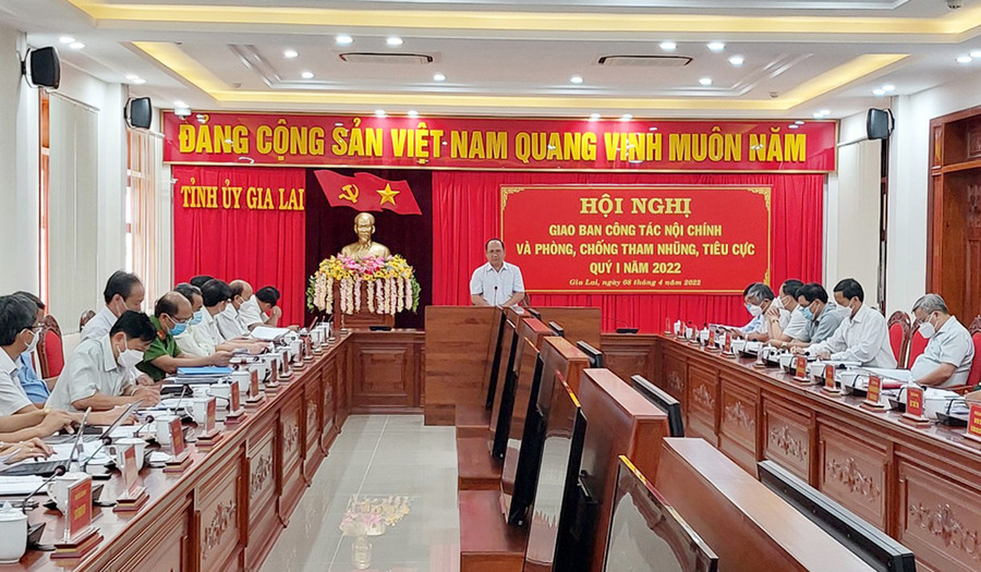 Quang cảnh hội nghị. Ảnh: Vĩnh Hoàng  Phó Bí thư Tỉnh ủy Rah Lan Chung chủ trì hội nghị. Ảnh: Vĩnh Hoàng