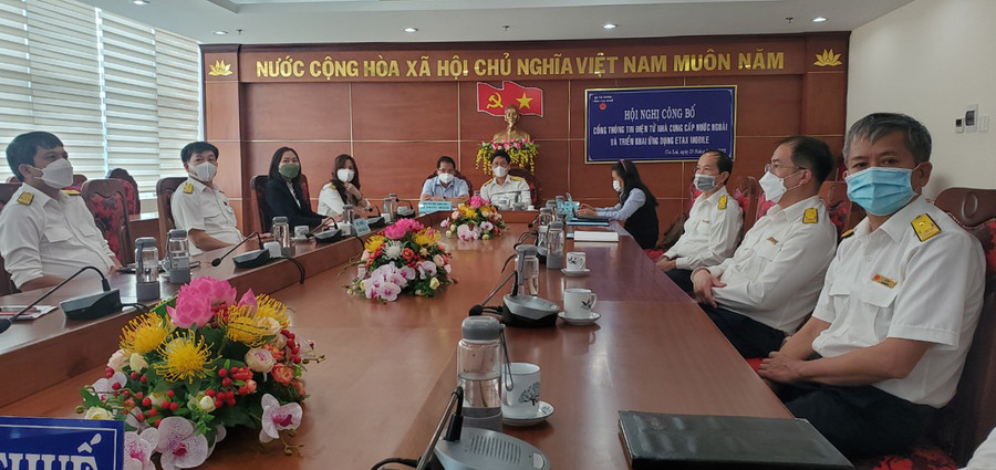 Quang cảnh Hội nghị công bố Cổng thông tin điện tử nhà cung cấp nước ngoài và triển khai ứng dụng Etax Mobile tại điểm cầu Cục Thuế tỉnh. Ảnh: Sơn Ca