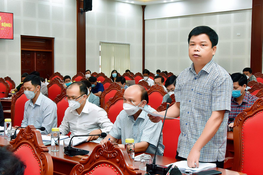 Giám đốc Sở Kế hoạch và Đầu tư Nguyễn Hữu Quế thông tin về tình hình phát triển doanh nghiệp trên địa bàn tỉnh. Ảnh: Đức Thụy Giám đốc Sở Kế hoạch và Đầu tư Nguyễn Hữu Quế thông tin về tình hình phát triển doanh nghiệp trên địa bàn tỉnh. Ảnh: Đức Thụy