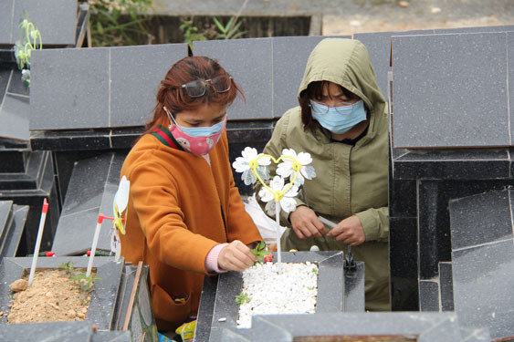 Trang viên Hoa Hướng Dương còn là nơi để nhiều người sám hối lỗi lầm Trang viên Hoa Hướng Dương còn là nơi để nhiều người sám hối lỗi lầm