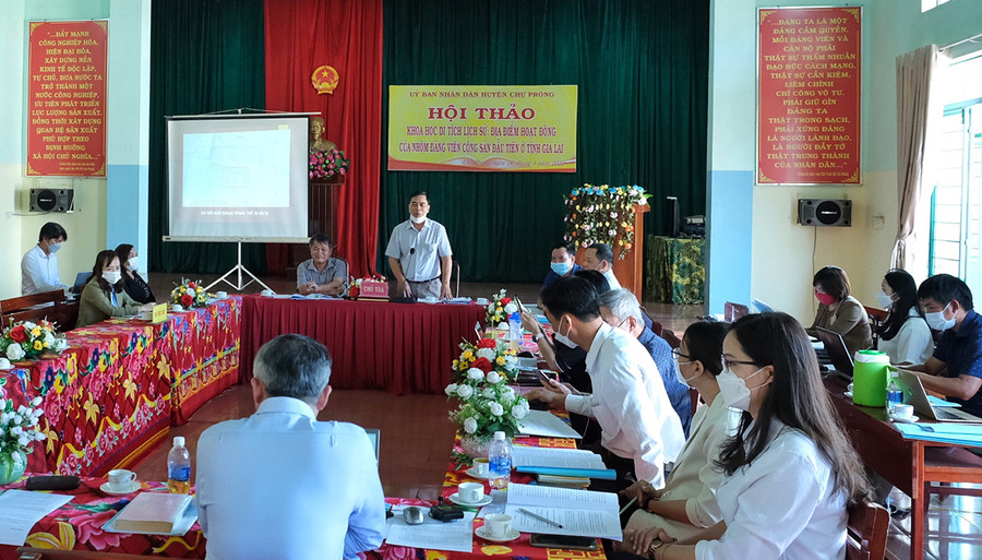 Ủy ban nhân dân huyện Chư Prông tổ chức hội thảo khoa học về địa điểm hoạt động của nhóm đảng viên cộng sản đầu tiên ở Gia Lai tại đồn điền chè Bàu Cạn. Ảnh: Minh Châu Ủy ban nhân dân huyện Chư Prông tổ chức hội thảo khoa học về địa điểm hoạt động của nhóm đảng viên cộng sản đầu tiên ở Gia Lai tại đồn điền chè Bàu Cạn. Ảnh: Minh Châu