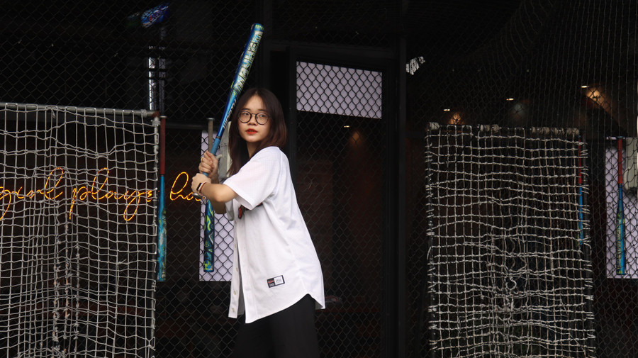 Đánh bóng chày trong lồng vừa vui vừa hoạt động thể chất. Ảnh: Vũ Lâm