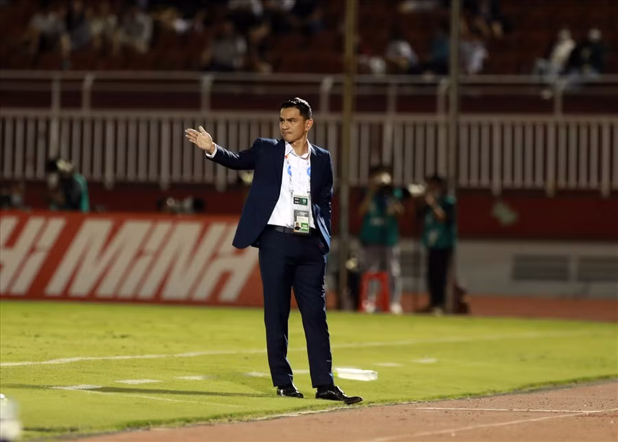 Kiatisak đứng trước thử thách lớn khi cùng Hoàng Anh Gia Lai chạm trán Jeonbuk Hyndai Motors. Ảnh: H.P