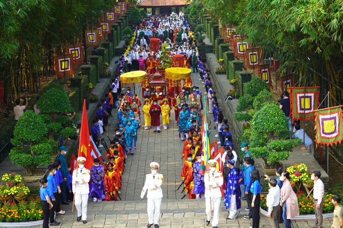 Giỗ Tổ Hùng Vương tại Đền Tưởng niệm các vua Hùng ở Công viên Lịch sử - Văn hóa dân tộc TP HCM. Ảnh: QUỐC ANH Giỗ Tổ Hùng Vương tại Đền Tưởng niệm các vua Hùng ở Công viên Lịch sử - Văn hóa dân tộc TP HCM. Ảnh: QUỐC ANH