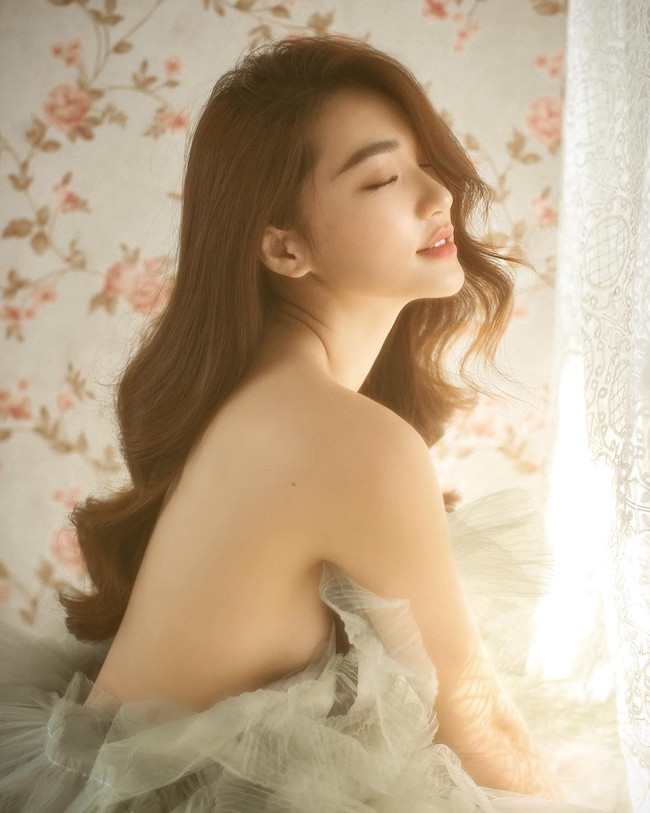 Nhờ vẻ ngoài ngọt ngào đan xen cả nét quyến rũ. 