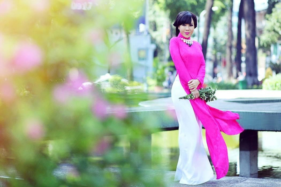 Việt Hương tiết lộ với Thanh Niên đây là những khoảnh khắc được chụp từ năm 2014. Khi nhìn lại, bản thân cô không khỏi bồi hồi. Nữ nghệ sĩ hài hước: 