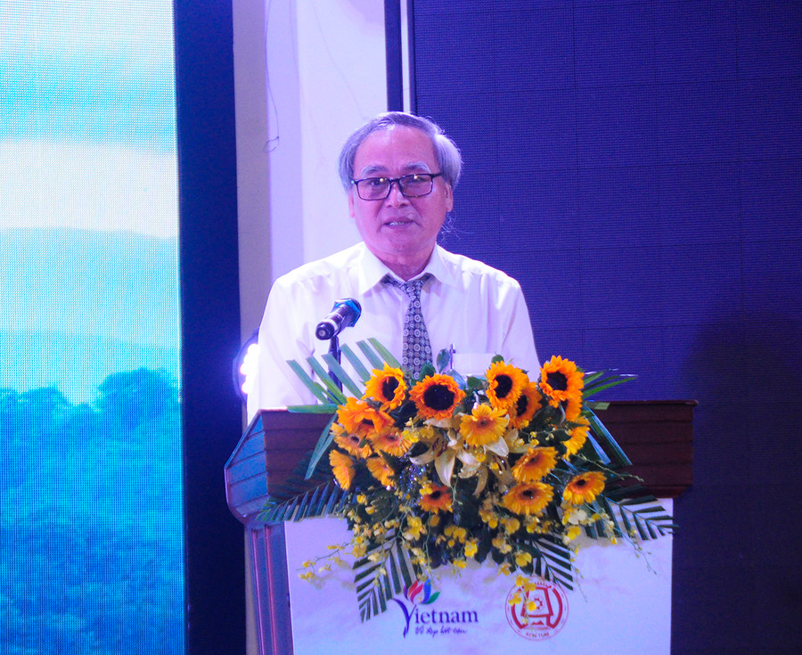  Chủ tịch Hiệp hội Du lịch Gia Lai Nguyến Tấn Thành trình bày tham luận tại Diễn đàn. Ảnh: Hoành Sơn