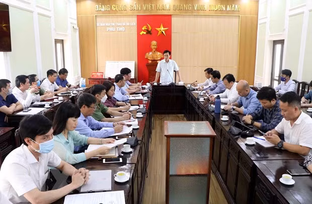 Toàn cảnh buổi làm việc giữa Sở Văn hoá, Thể thao và Du lịch Phú Thọ và Liên đoàn Bóng đá Việt Nam. (Ảnh: Trung Kiên/TTXVN)