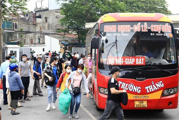  Bảo đảm phục vụ nhu cầu đi lại cho nhân dân dịp nghỉ lễ. (Ảnh: Hoàng Hiếu/TTXVN)